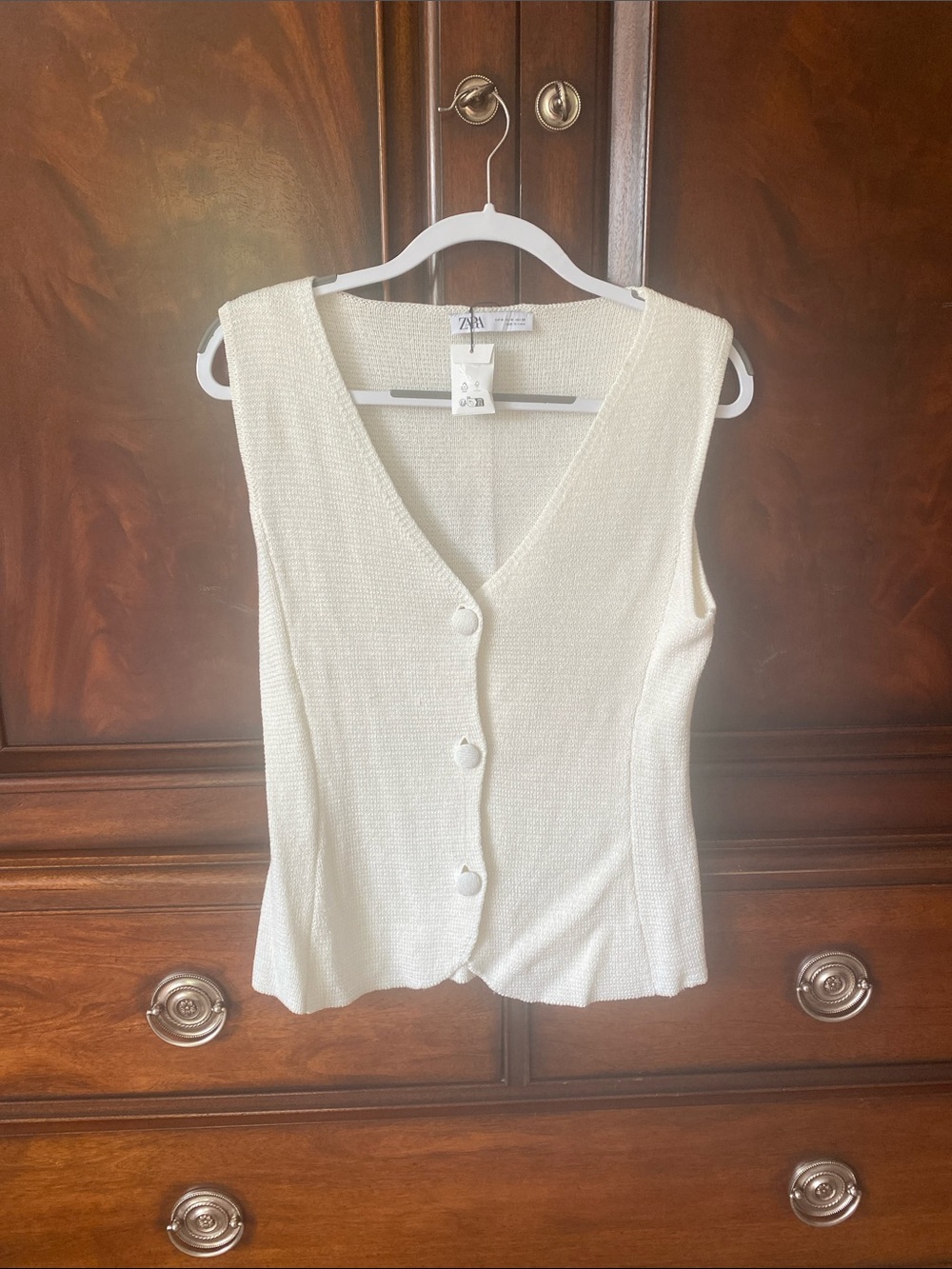 Zara Cream Button-Front Sleeveless Knit Top